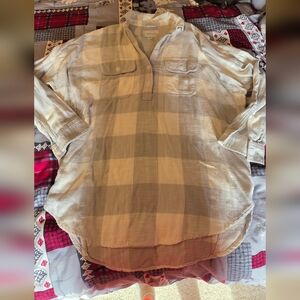 American Eagle Outfitters Cream and Gray Plaid Shirt